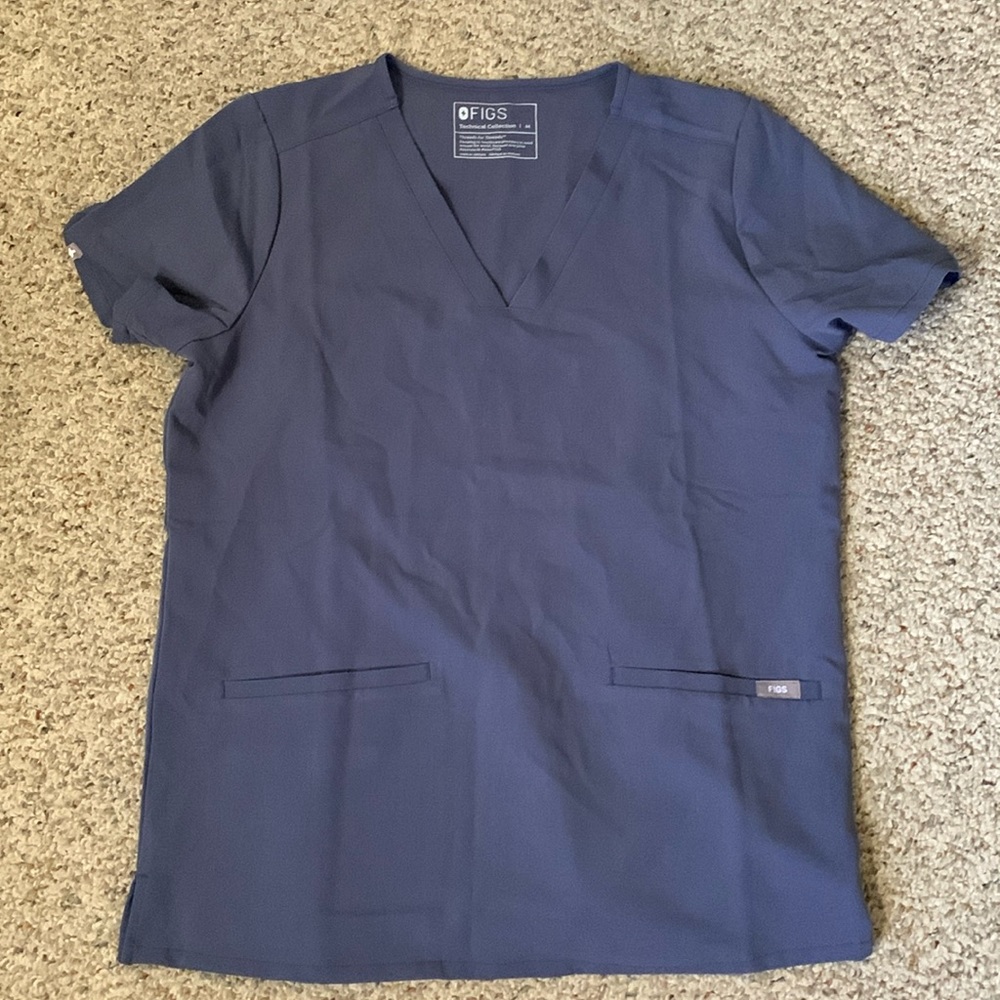 Figs scrub top